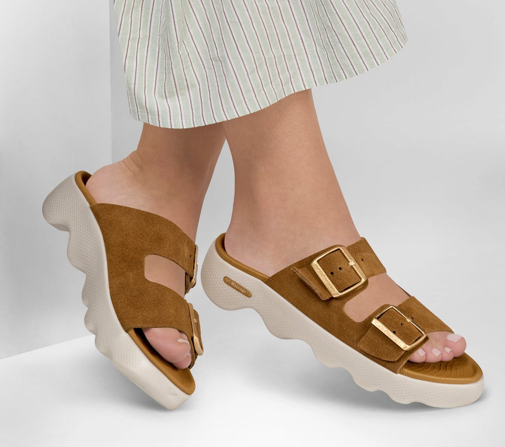 Skechers Women | Massage Fit Revive - Honey